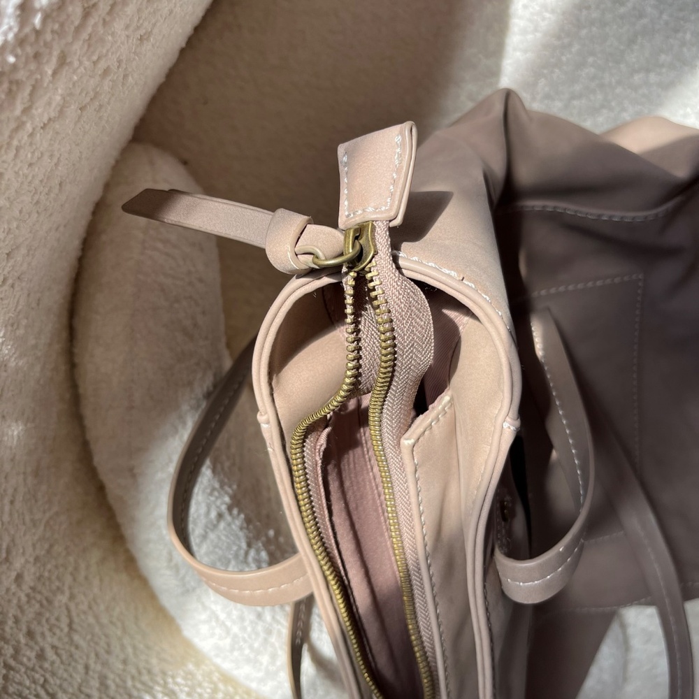 Universal Thread Beige Large Tote Bag - Picture 3 of 8